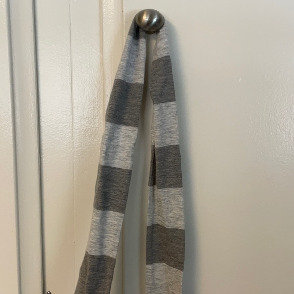 GAP thin striped scarf